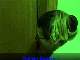 Transei com Meu Enteado Após Ver Seu Pauzão no Banho, Ação Intensa de Latina no Red Sheer.