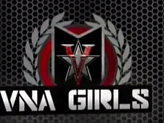 Katie Cummings geile kutspel met toys en kutlikken