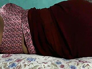 i can't resist sanjana aunty's ass in maroon saree as housewife