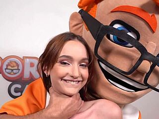 melanie marie sucks fucks and takes a creamy finish