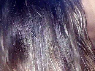 Padrastro a hijastra dělají lumpárny sami doma