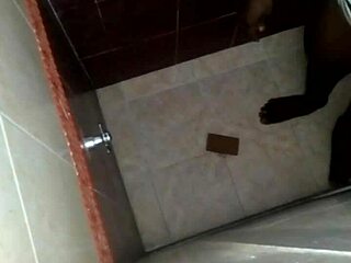 Spying on the shower in the bathroom toilet bath area