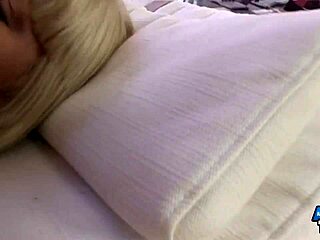 Hey, omar is ready for some action with that big pussy 😏