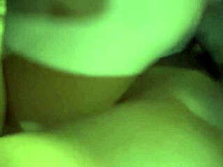 Moje křivka s velkou prdelí mě lahev jezdí v reálným amatérským POV