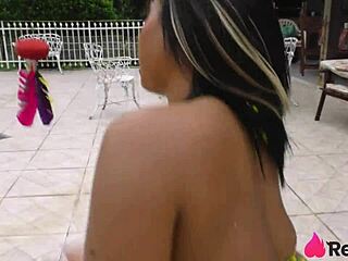 Safada do rabo grande soraya castro begged for cock in her ass.