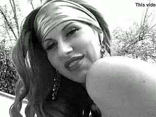 Pornstar Savana performs striptease twerking in empty room