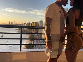 Amazing Fuck At Sunset! Plump Bodybuilder Rides Muscular Black Guy In Cowgirl!