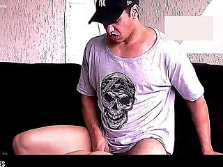 Fit couple kisses before hot guy enters tight ass