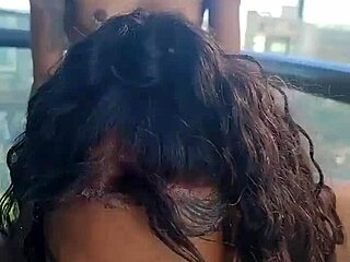 Kashofficials balkonda Renity Love'dan strap-on alıyor