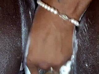 Musta milf ajelee alueensa huolellisesti XVRedillä YukiSenpaiKuroChan KuroYukiExperience