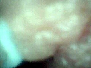 كاميرا منظار تظهر أحساسية زب في فيديو تعليمي