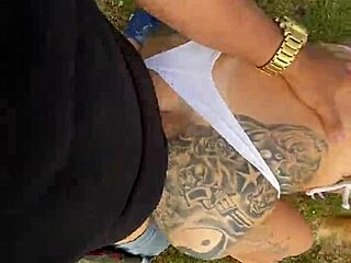 vi uma loira na praia pedi pra ela fazer um boquete ela me cobrou 10