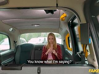 נהג מונית מזויפת דופק בתחת את חברת החבר בסגנון כלב