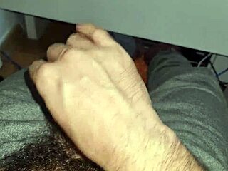 Tüylü Sikimle Mastürbasyon Günü