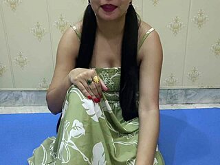 Nude Teen 18+ Masturbates As Stepbro Arrives, Excited By Her Sexy Stepsis In Hindi