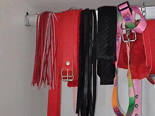 Cute babe teases with her pretty ass.