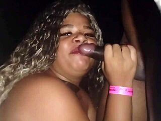 Flagrei Prima Mamando Novinho na Festa de Swing