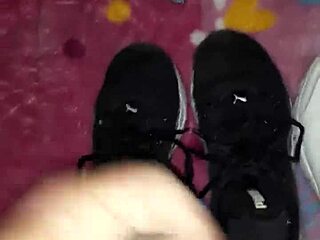 Corrrida en Tenis with Fetish Cumshot Action