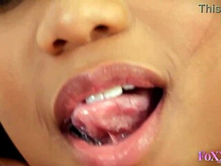 Jenna foxx enjoys fingering her big pussy after solo play 😏