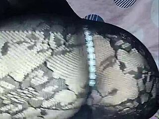 want to see this sexy latina make her pussy creamy?