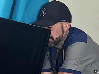 manutencista e a dona de casa safada se exibe