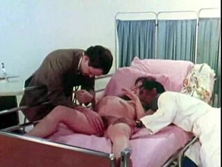 Vintage tmavý Londýn interracial těhotná trojka ve swingujících šedesátých stínech