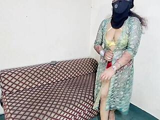 Intense pleasure as Punjabi Sardarni Pola Singh enjoys anal sex in doggystyle with dirty Hindi talk