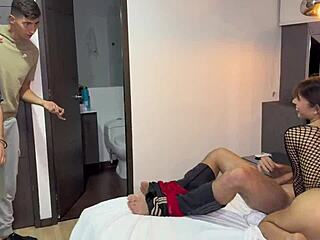 僕の彼女が友達メルズ・ブランコとアナルダブルペネトレーションを許す