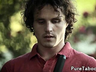 Teen and MILF in forbidden threesome 😈