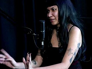 인디아지냐 누굴 빨아 앉거나 통증 없이 통과 원해 가족 심판 받기