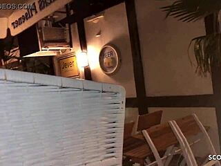 Deutsche party schlampe, fremde typen lecken mich im laden