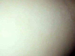 Putita in robe giving pussy