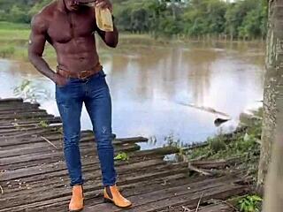 Negro BBC fucks hotwife on farm