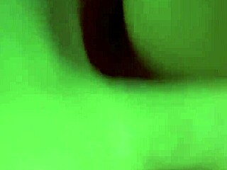 꽉 조이는 털난 레드헤드 보지, 정말 주스나고 부드러워