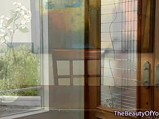 Teenage Lesbian Face Sits Before Sixtynining