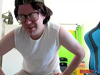 Leeds Nerd Fingerbangs Skinny Brit Amateur