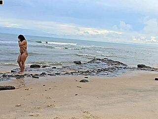 Play Ends In Lots Of Sex On Busy Beach