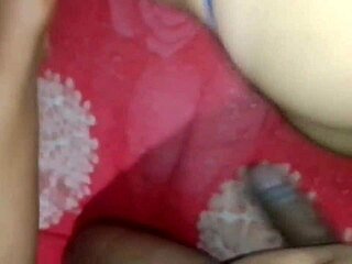 venezuelan babe talks to husband on phone while spreading her legs wide