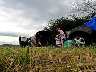 No panties girls flash outdoors in lingerie and miniskirts!