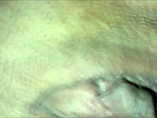 Espiando a mi madrastra culona uerme