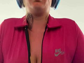 Mahallemdeki spor salonunda deli azgın terliyordu amından ve göğüslerime akıyordu