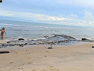 Play Ends In Lots Of Sex On Busy Beach