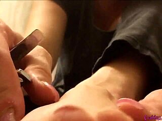 goddess amanda gives foot fetish instructions