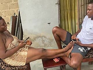 Teen Gives Blowjob On Her First Date