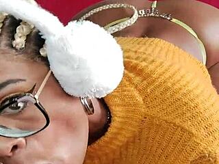 putinha latina swallowing dildo in her hairy pussy