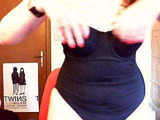 Italian Slut Squirts Pee in Wonderful Display