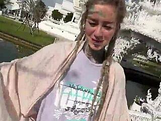 The white temple in Chiang Rai is magical right? 😍