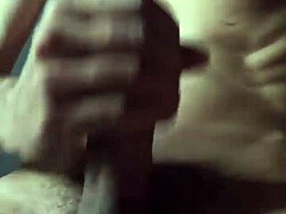 おい、大学生が家でオナニーして巨大クンカ