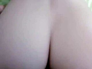 Chica nalgona le gusta coger con ese gran culo y tetas naturales en posiciones intensas