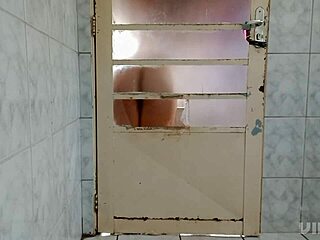 Fascinating Twerk Behind Door In Crossdressing!